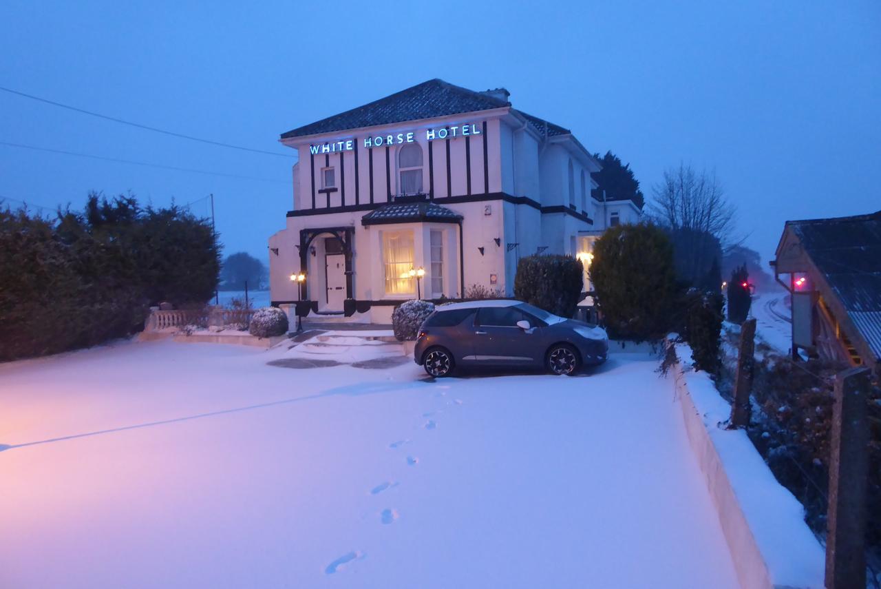 The Station Guest House Galmpton Екстериор снимка